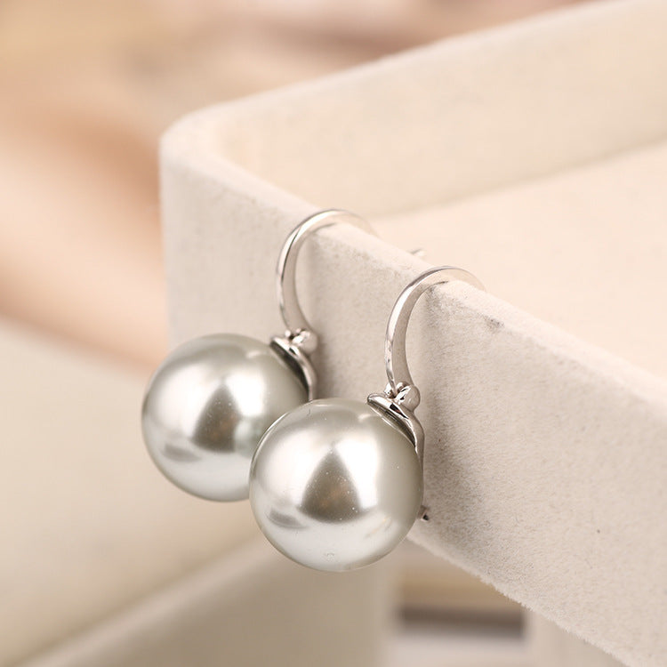 Fashion Explosion Single Pearl Hoop Earring for Women