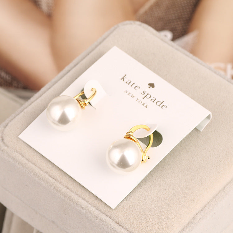 Fashion Explosion Single Pearl Hoop Earring for Women